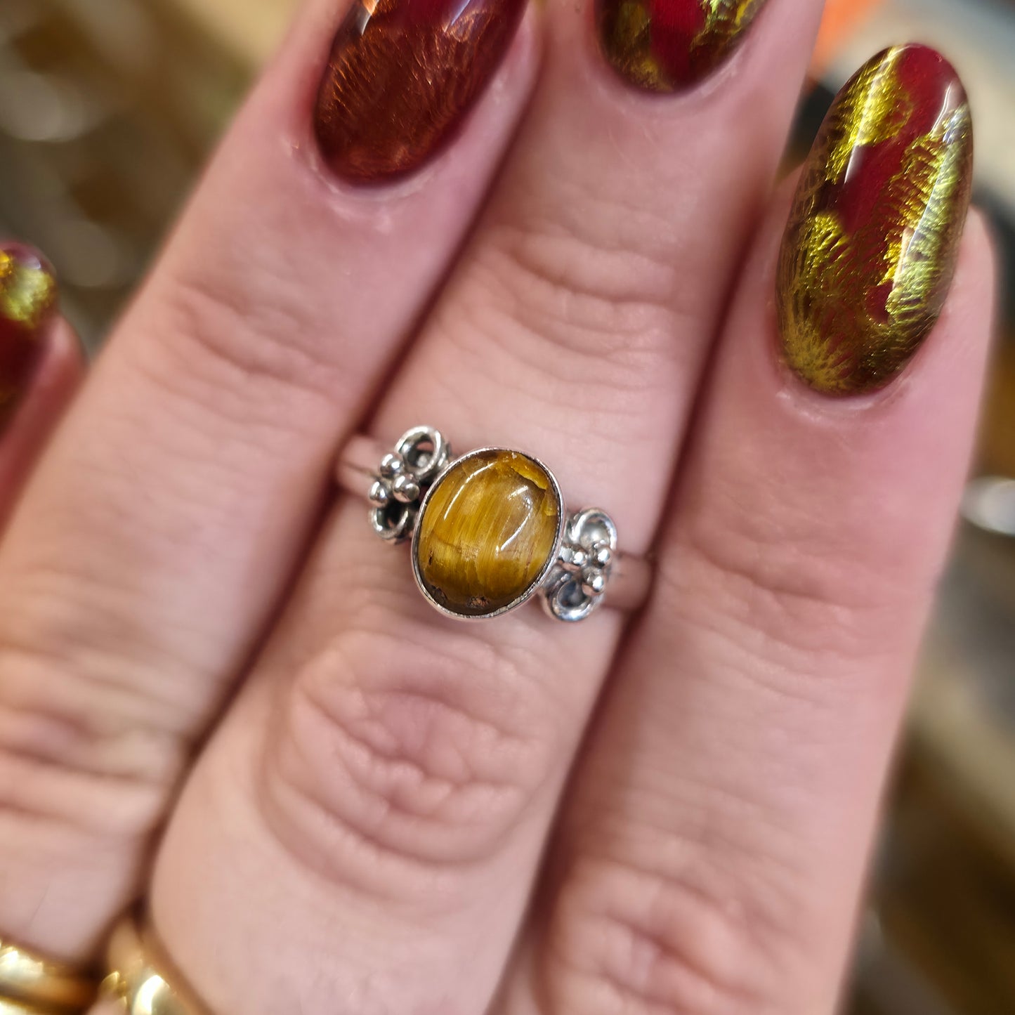Sterling Silver Vintage Golden Tigers Eye Cabochon Patterned Shoulder Ring