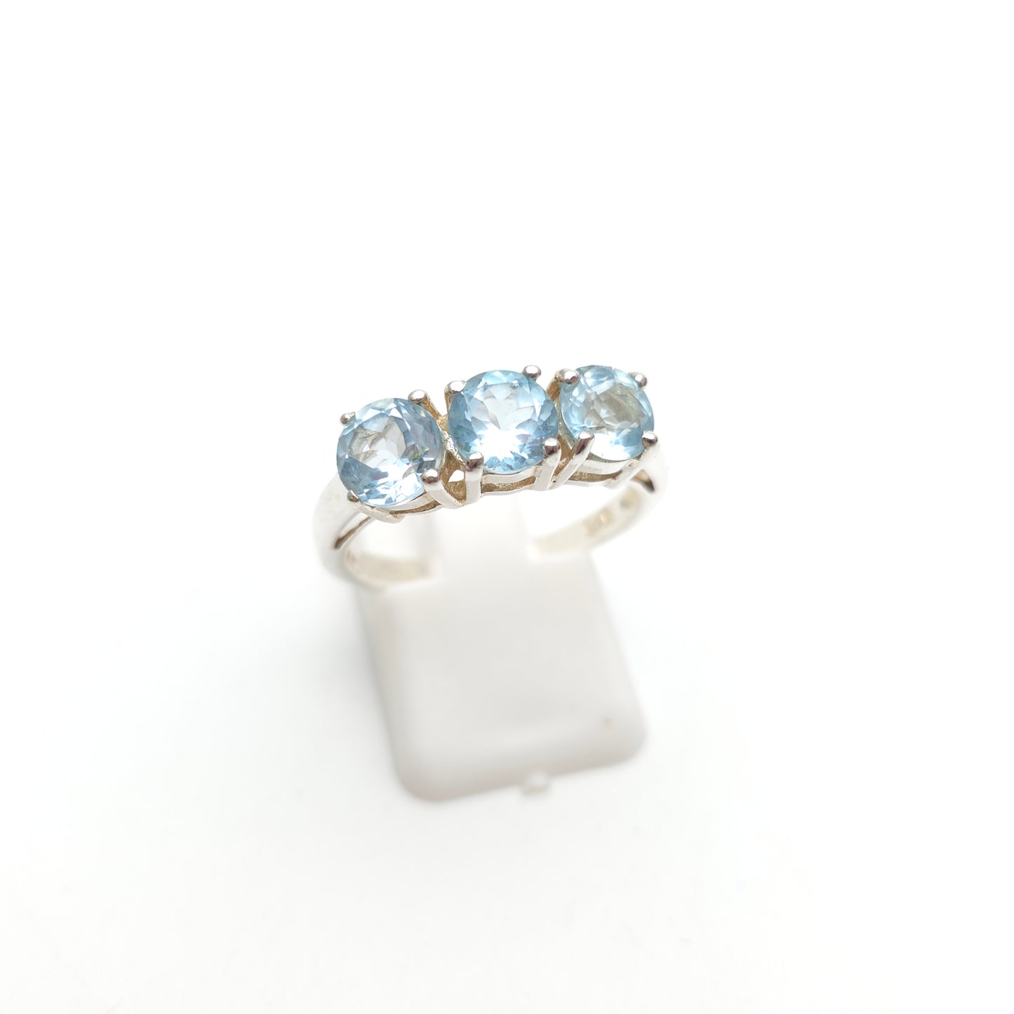 Sterling Silver Vintage Round Cut Blue Topaz Three Stone Trilogy Ring