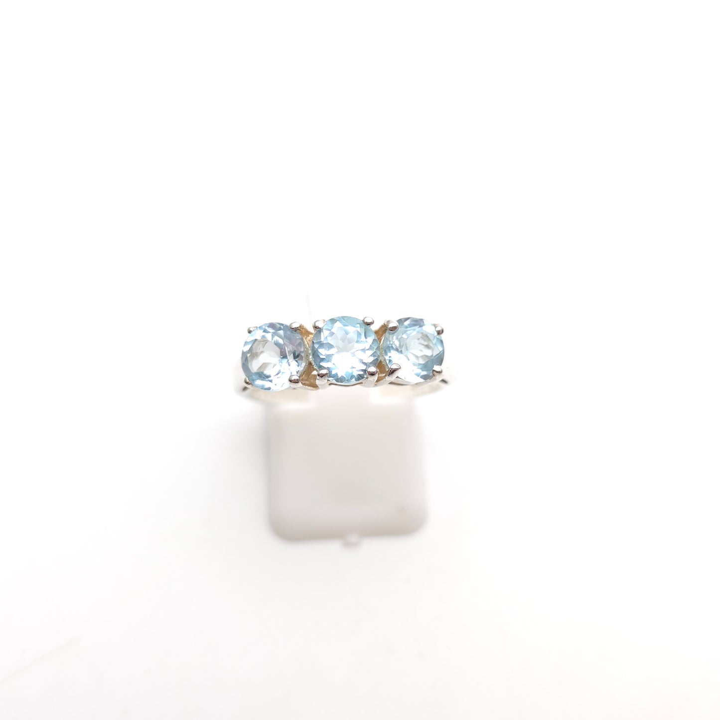 Sterling Silver Vintage Round Cut Blue Topaz Three Stone Trilogy Ring