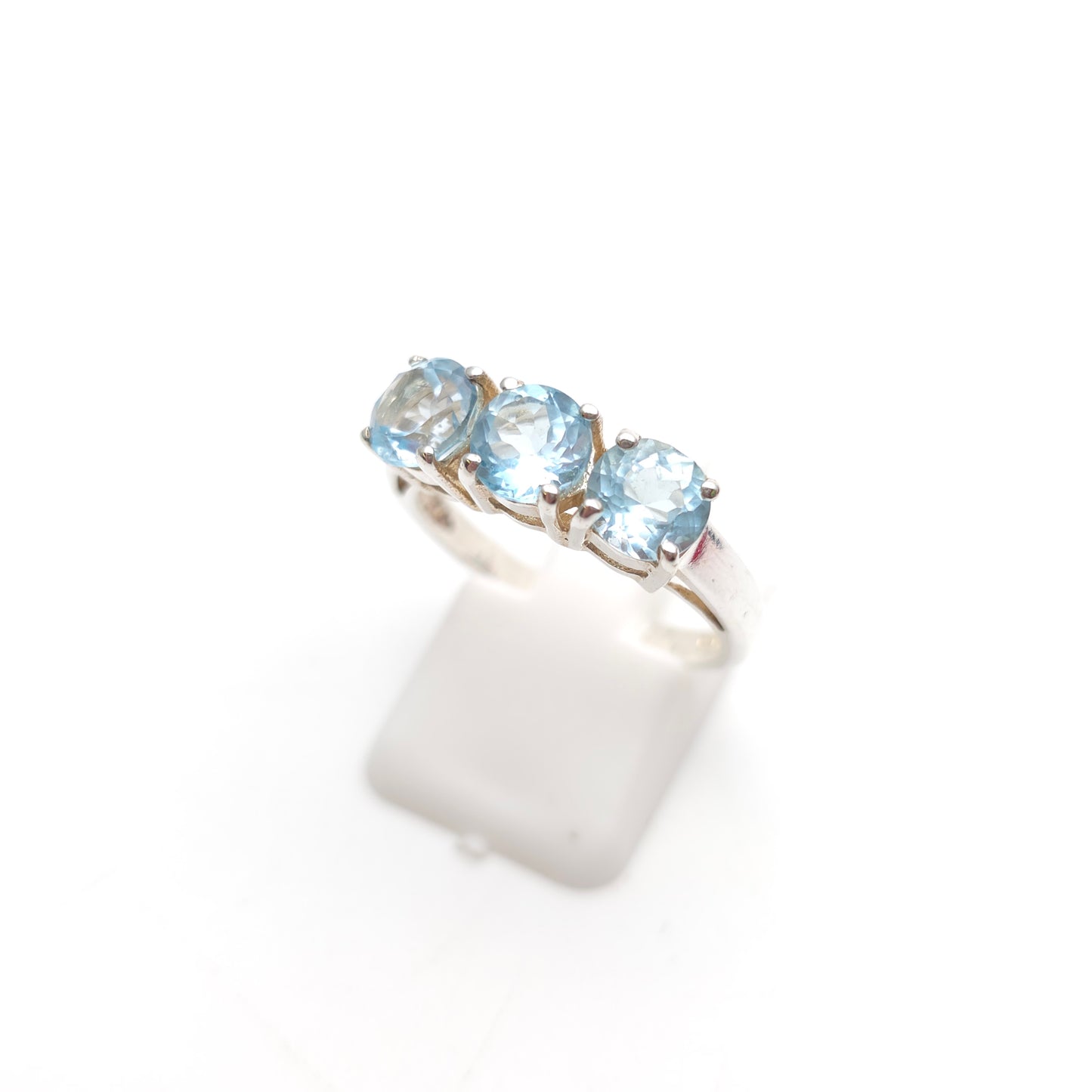 Sterling Silver Vintage Round Cut Blue Topaz Three Stone Trilogy Ring
