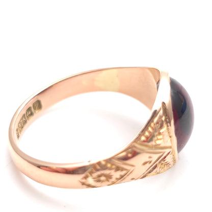 9ct Rose Gold Antique 1920s Garnet Oval Cabochon With Patterned Shoulders