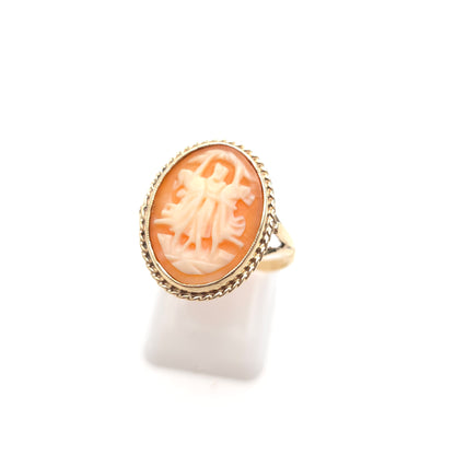 9ct Yellow Gold Vintage 60s Trio Figure Cameo Solitaire Ring