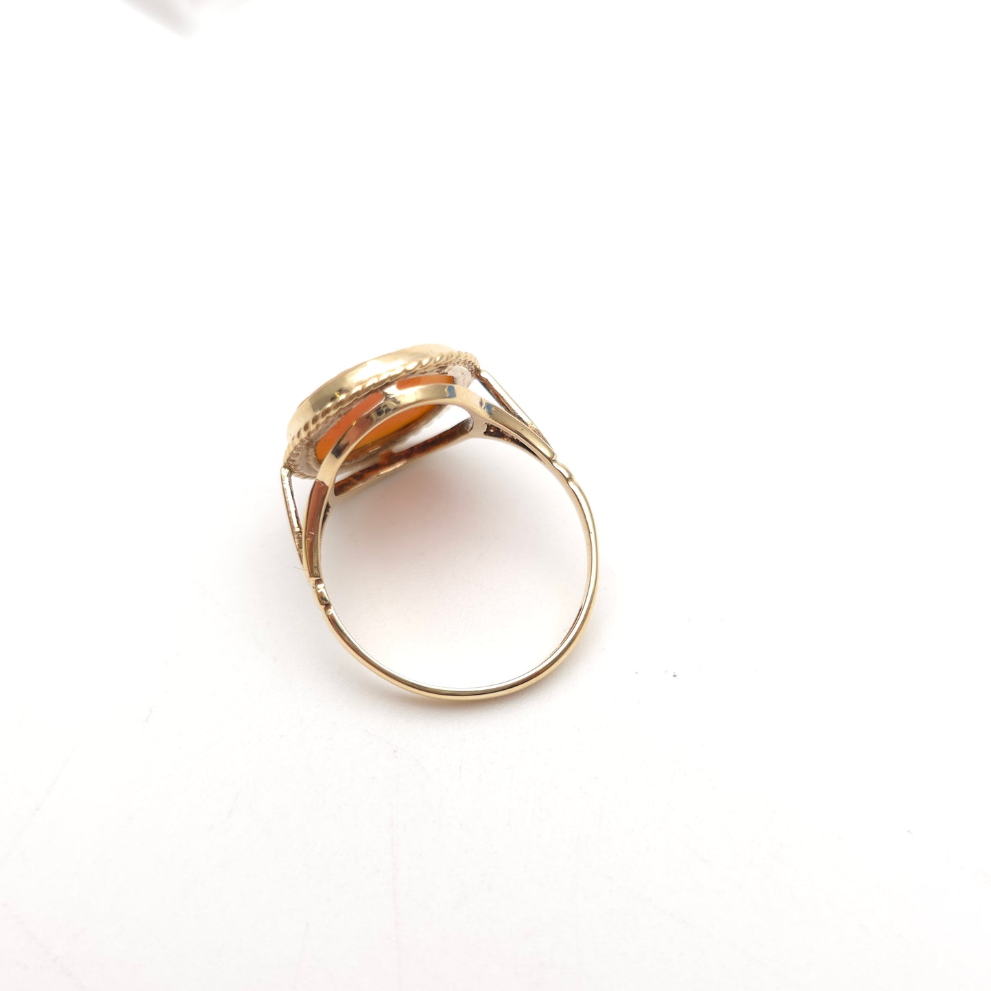 9ct Yellow Gold Vintage 60s Trio Figure Cameo Solitaire Ring