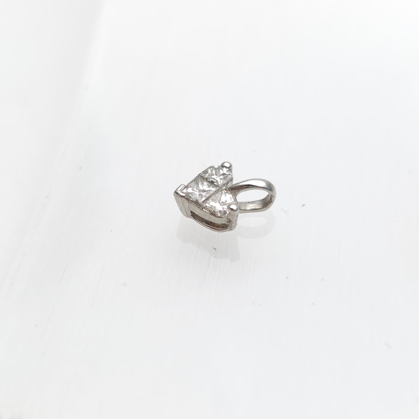 18ct White Gold Extra Small Diamond Set Heart Pendant Piece 0.25TCW