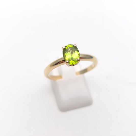 9ct Yellow Gold Classic Oval Cut Peridot Solitaire Ring