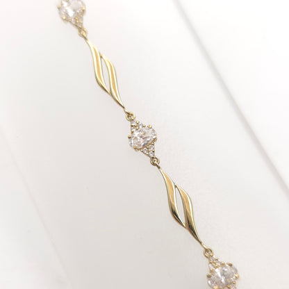 9ct Yellow Gold Wavy Link And White Stone Cluster Link Delicate Bracelet