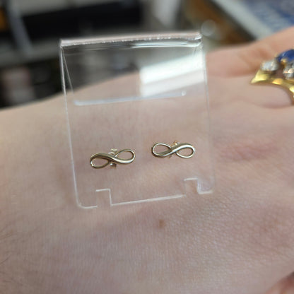 9ct Yellow Gold Small Lightweight Infinity Stud Earrings