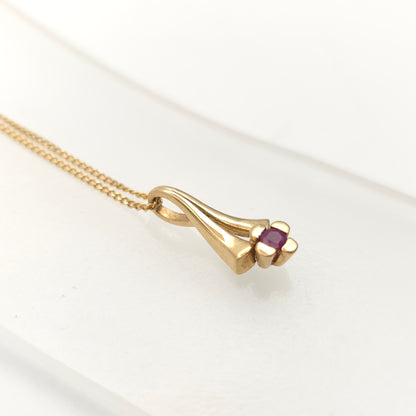 9ct Yellow Gold Vintage Art Deco Style Floral Ruby Solitaire Pendant Necklace