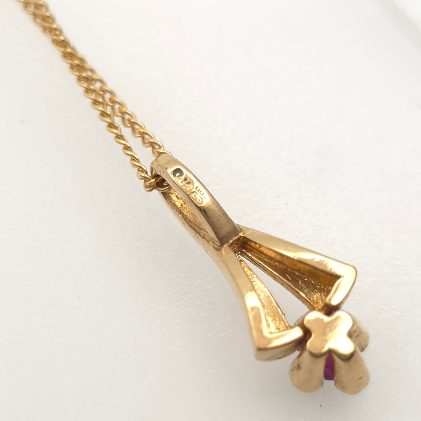 9ct Yellow Gold Vintage Art Deco Style Floral Ruby Solitaire Pendant Necklace