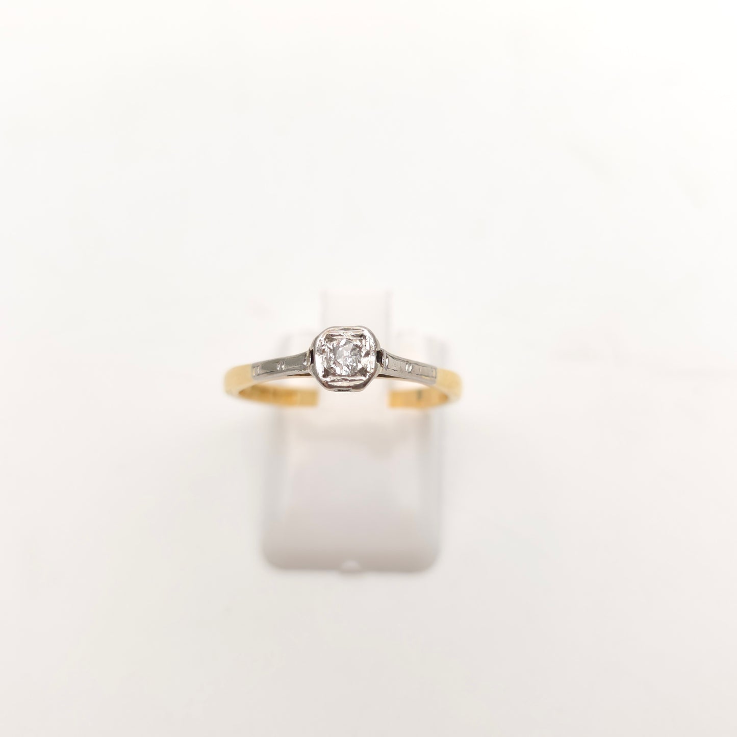 18ct Yellow Gold And Platinum Antique Illusion Setting Diamond Solitaire Ring