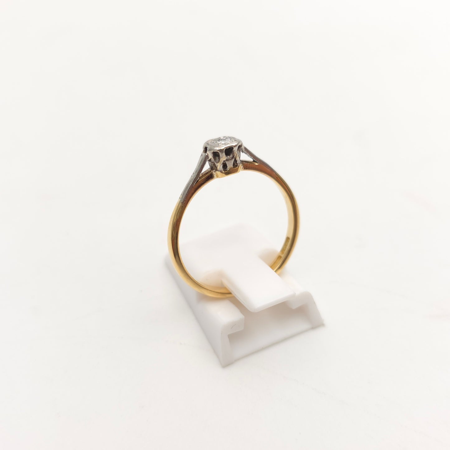 18ct Yellow Gold And Platinum Antique Illusion Setting Diamond Solitaire Ring