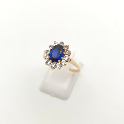 9ct Yellow Gold Vintage Traditional Blue And White Stone Oval Cluster Ring