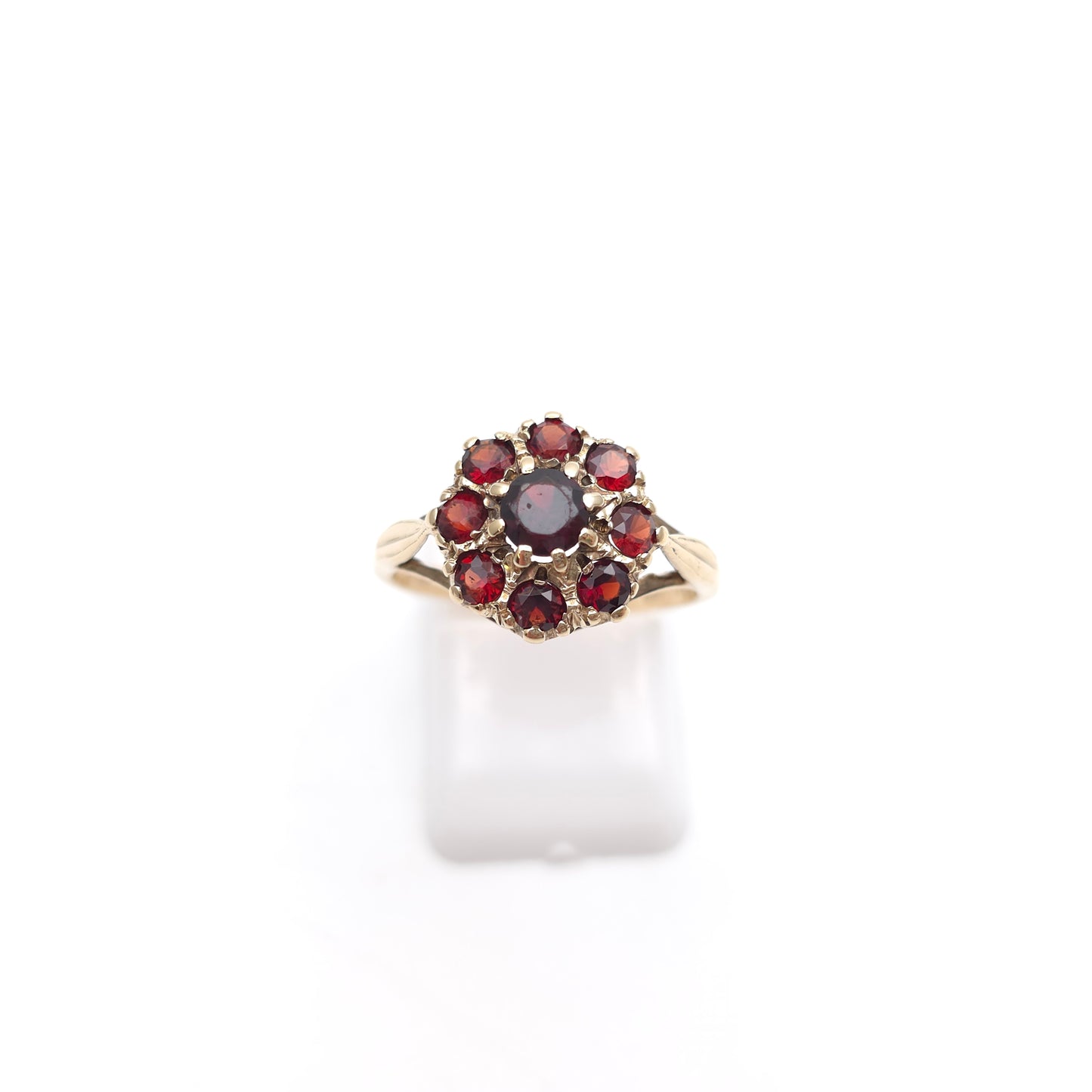 9ct Yellow Gold Vintage 60's Retro Round Cut Garnet Flower Cluster Ring