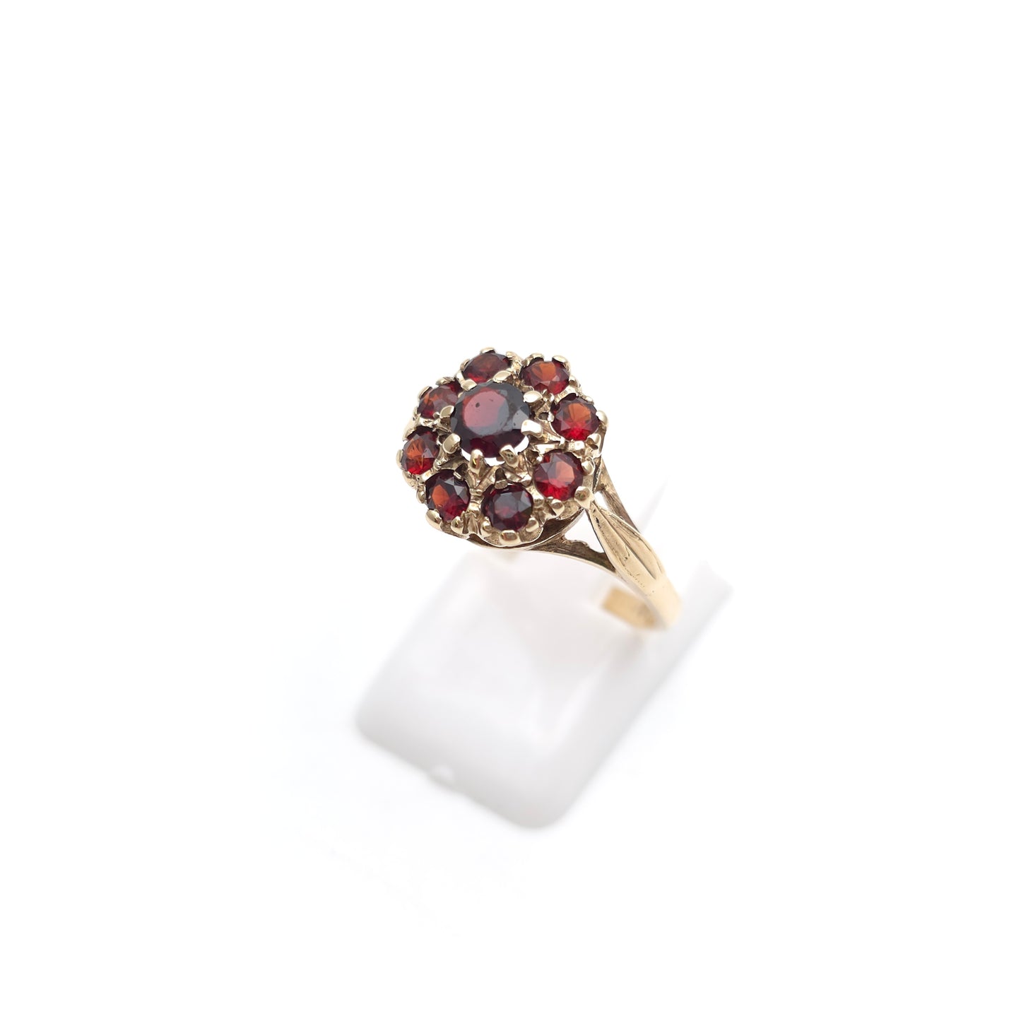 9ct Yellow Gold Vintage 60's Retro Round Cut Garnet Flower Cluster Ring