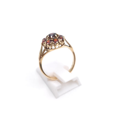 9ct Yellow Gold Vintage 60's Retro Round Cut Garnet Flower Cluster Ring