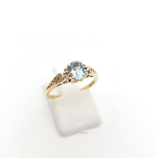 10ct Yellow Gold Aquamarine and Diamond Cut-Out Shoulders Detail Ring