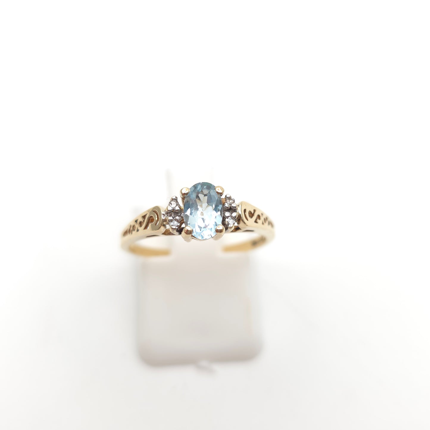 10ct Yellow Gold Aquamarine and Diamond Cut-Out Shoulders Detail Ring