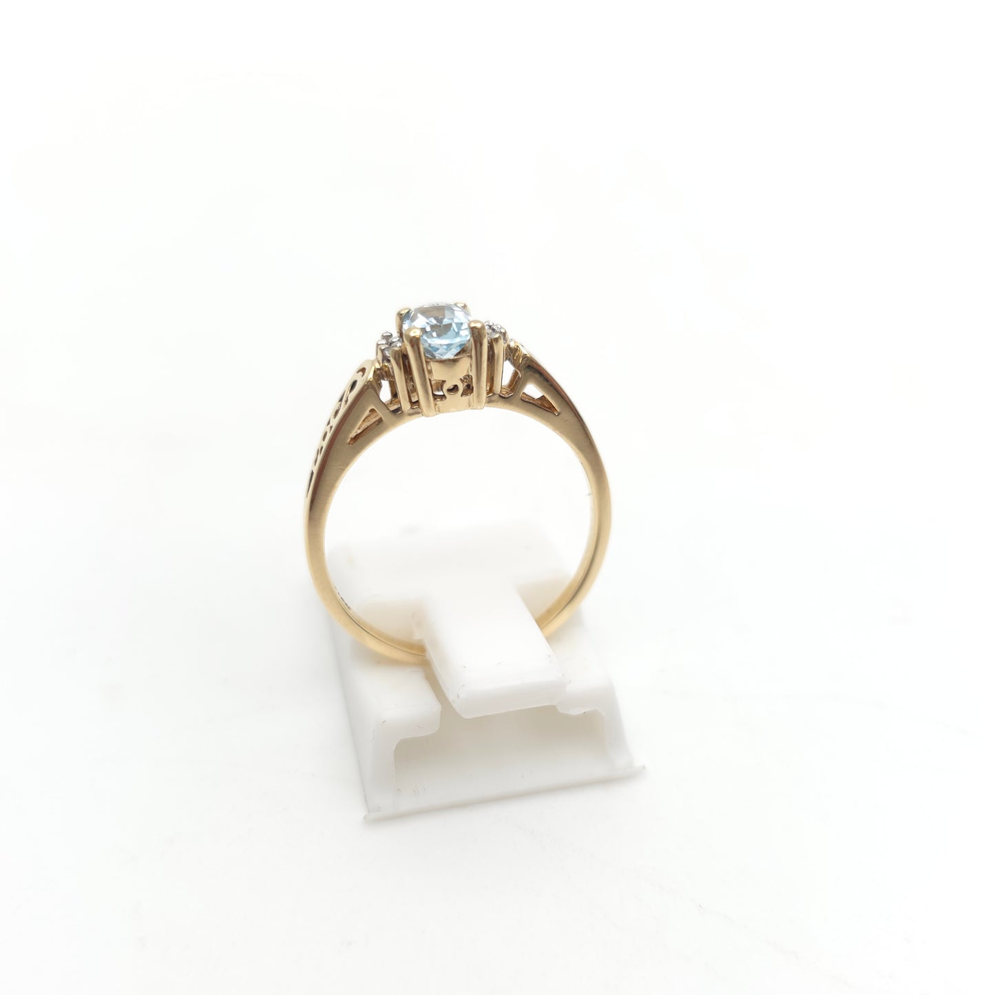 10ct Yellow Gold Aquamarine and Diamond Cut-Out Shoulders Detail Ring