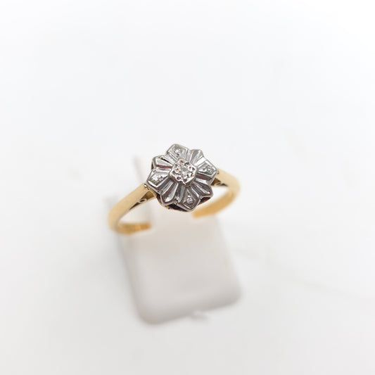 18ct Yellow Gold Antique Diamond Set Flower Shaped Head Ring