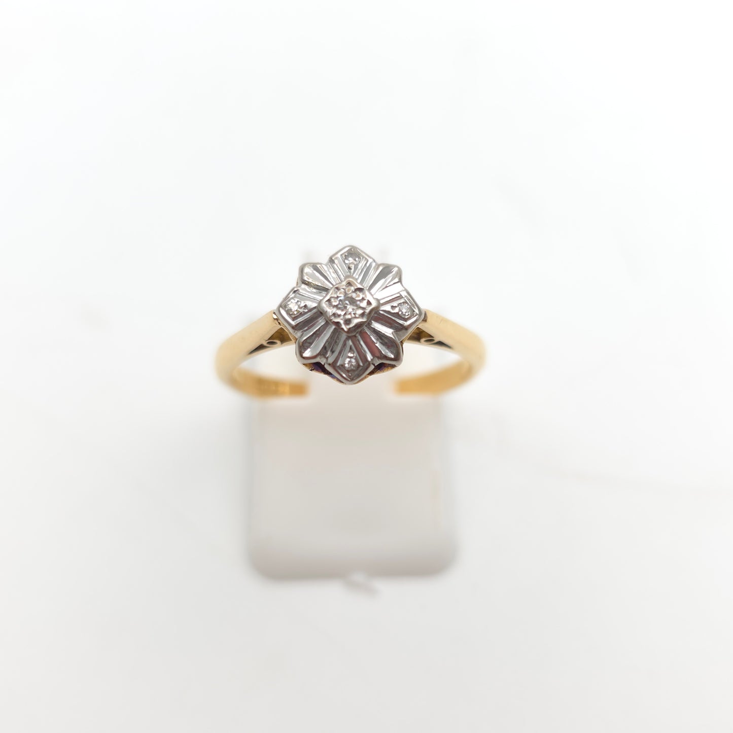 18ct Yellow Gold Antique Diamond Set Flower Shaped Head Ring