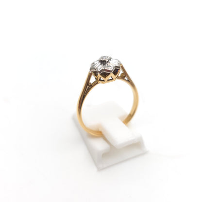 18ct Yellow Gold Antique Diamond Set Flower Shaped Head Ring