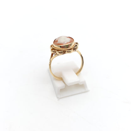 9ct Yellow Gold Vintage / Antique Cameo Solitaire Scalloped Edge Set Ring