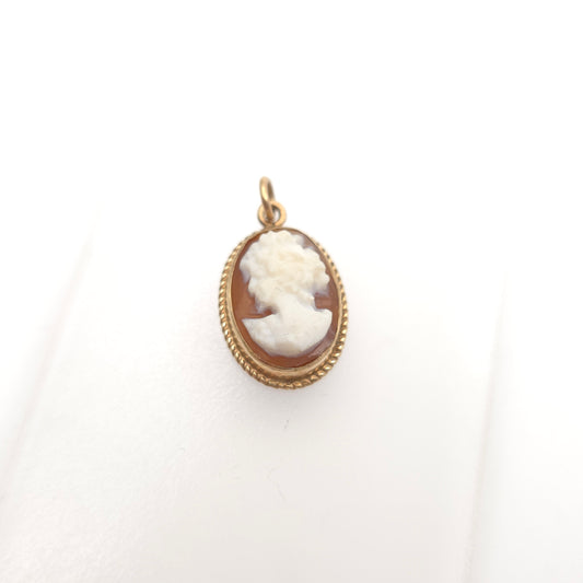 9ct Yellow Gold Small Vintage Lady Cameo Braided Edge Pendant