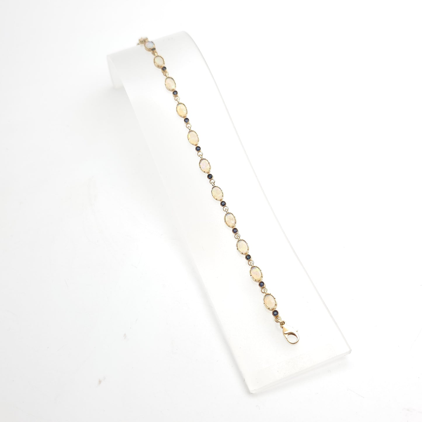 9ct Yellow Gold Vintage Flashy 'Jelly' Opal And Dark Sapphire Gemstone Bracelet