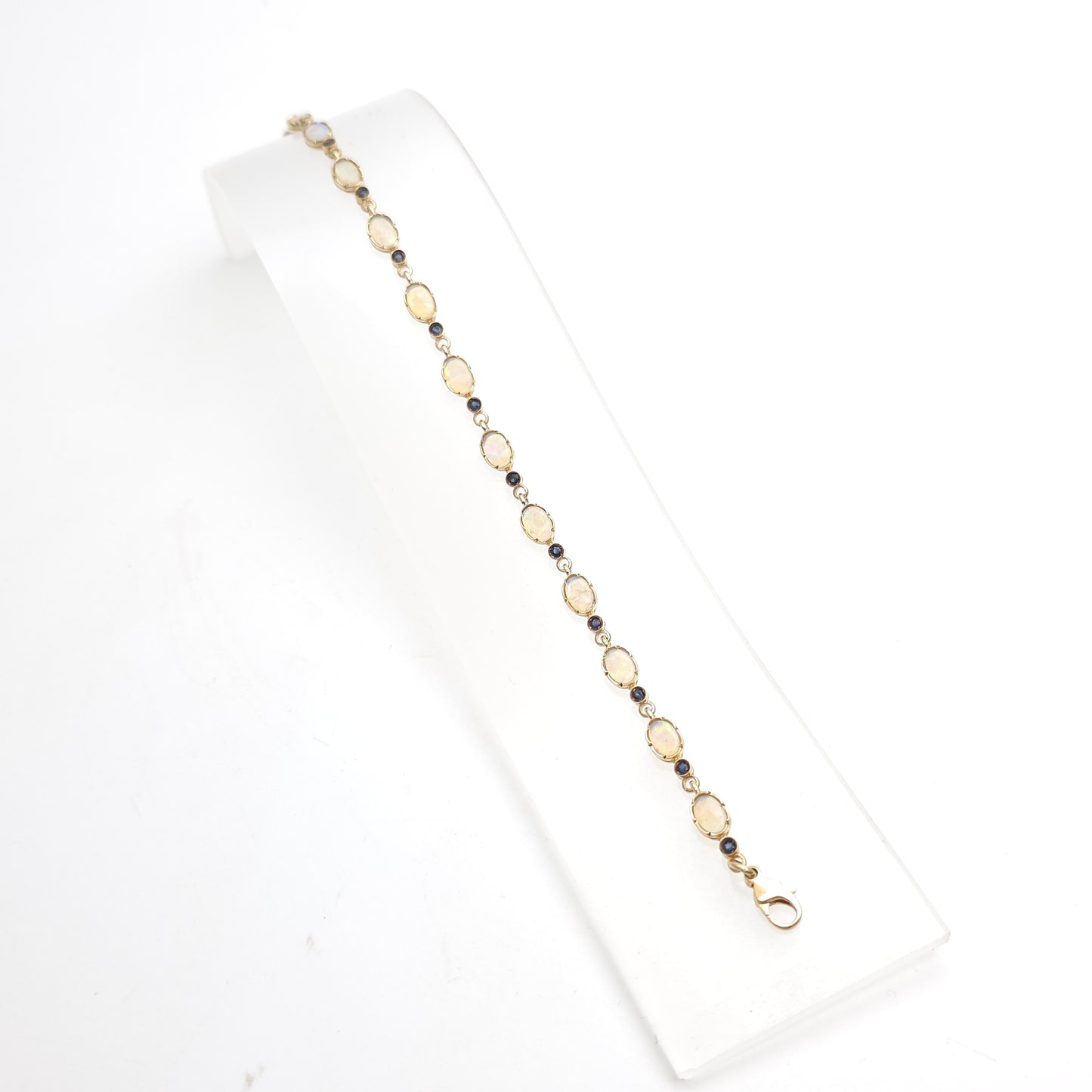 9ct Yellow Gold Vintage Flashy 'Jelly' Opal And Dark Sapphire Gemstone Bracelet