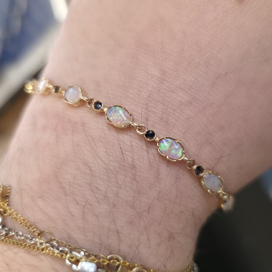 9ct Yellow Gold Vintage Flashy 'Jelly' Opal And Dark Sapphire Gemstone Bracelet