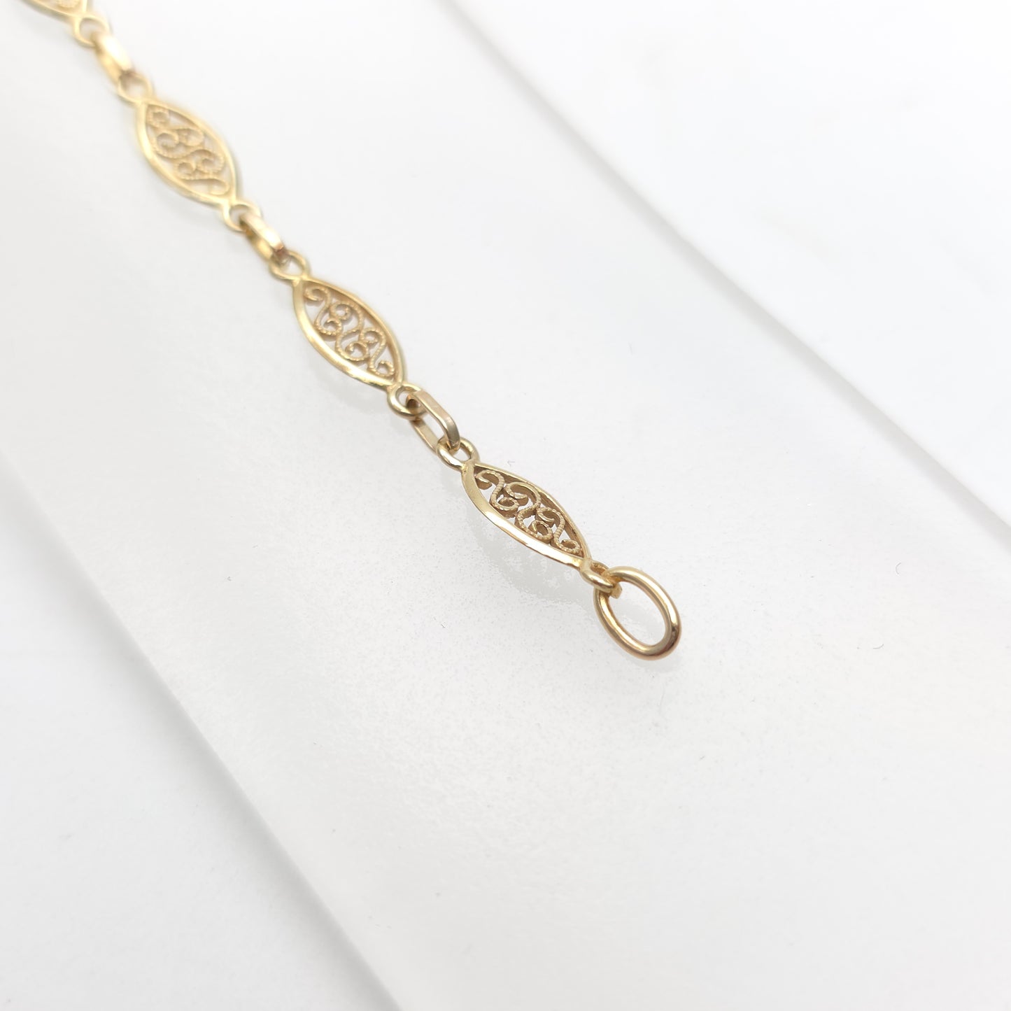 9ct Yellow Gold Openwork Swirly Filigree Marquise Shaped Link Bracelet