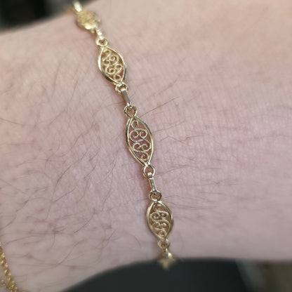 9ct Yellow Gold Openwork Swirly Filigree Marquise Shaped Link Bracelet