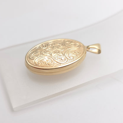 9ct Yellow Gold Vintage Oval Floral Embossed Locket Pendant Piece