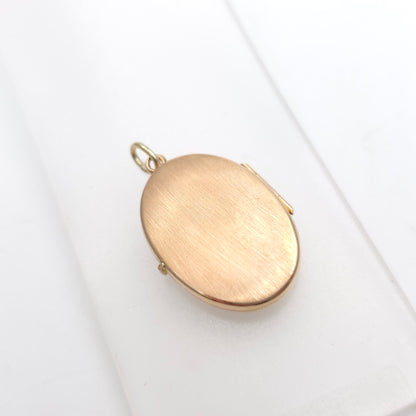 9ct Yellow Gold Vintage Oval Shaped Floral Embossed Patterned Locket Pendant