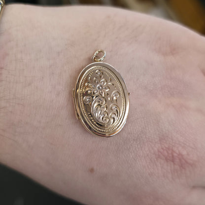 9ct Yellow Gold Vintage Oval Shaped Floral Embossed Patterned Locket Pendant
