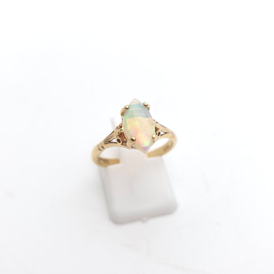 9ct Yellow Gold Vintage Opal Marquise Cabochon Solitaire Ring