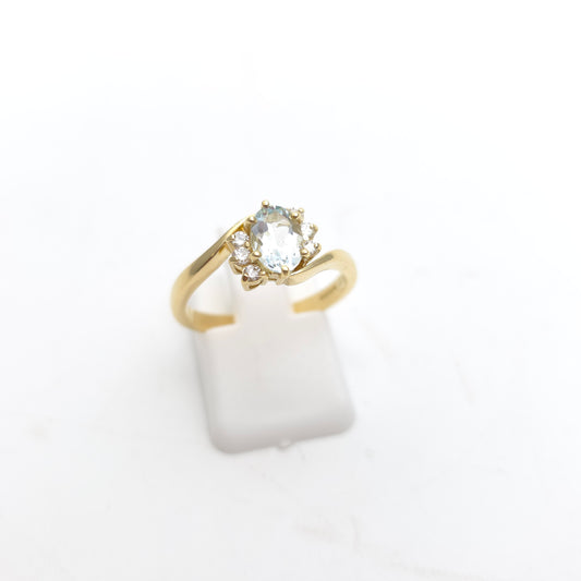 18ct Yellow Gold Aquamarine And Diamond Crossover Multistone Ring