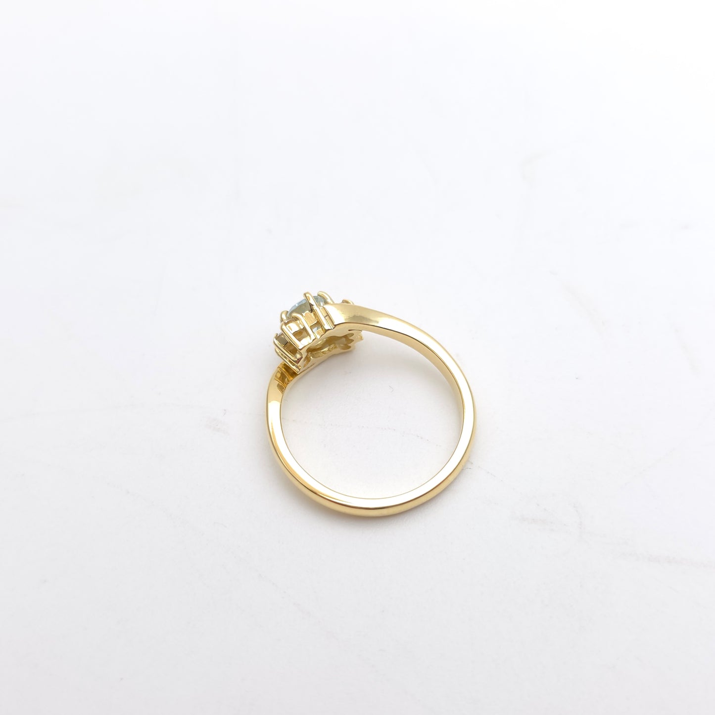 18ct Yellow Gold Aquamarine And Diamond Crossover Multistone Ring