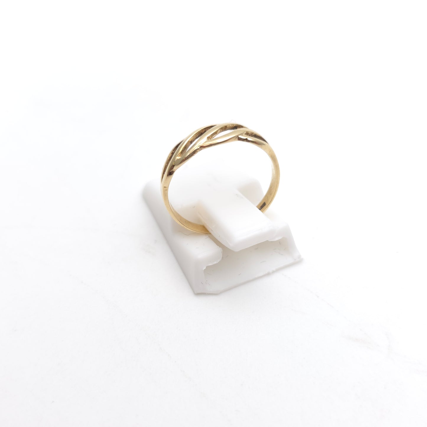 9ct Yellow Gold Vintage Lightweight Small Openwork Four Wave Ring