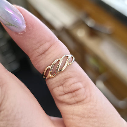 9ct Yellow Gold Vintage Lightweight Small Openwork Four Wave Ring