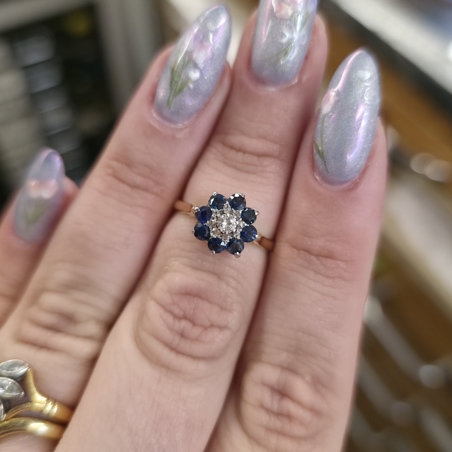 18ct Yellow Gold Vintage Diamond And Round Cut Blue Sapphire Cluster Ring