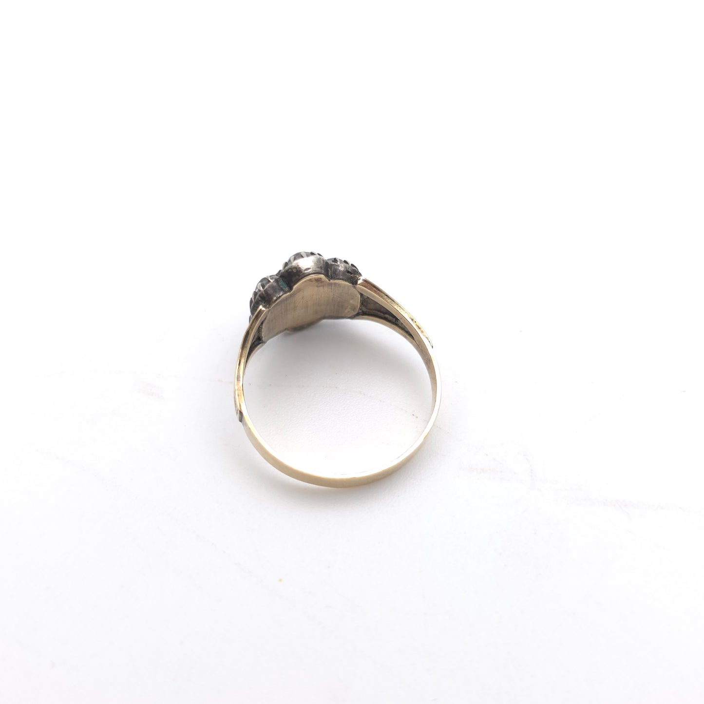 10ct Yellow Gold Antique White Paste Stone Cluster With Engraved Shoulders Ring
