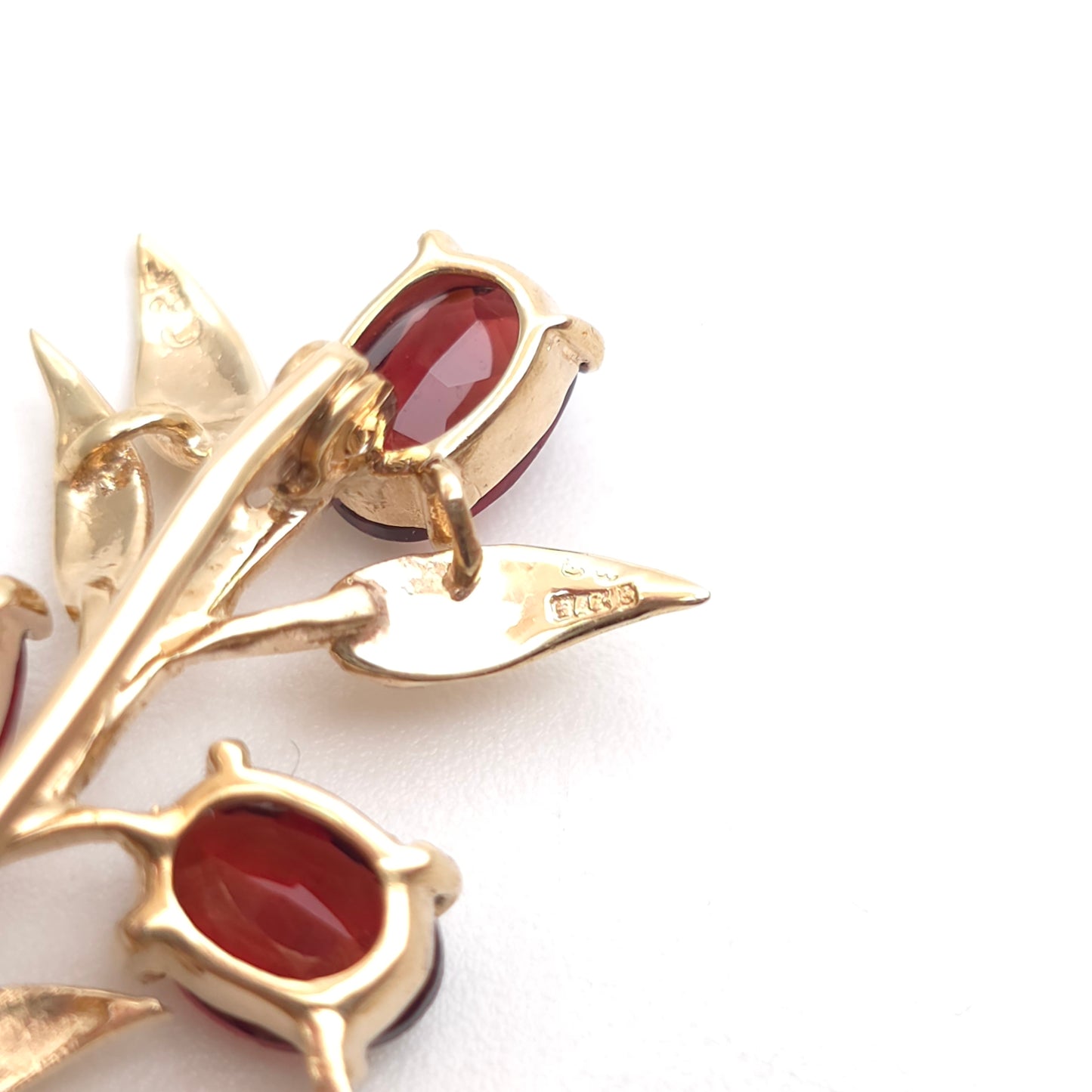 9ct Yellow Gold Vintage Garnet Set Leafy Branch Brooch