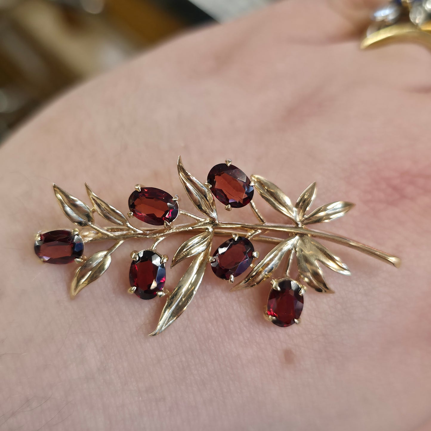 9ct Yellow Gold Vintage Garnet Set Leafy Branch Brooch