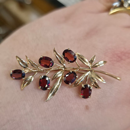9ct Yellow Gold Vintage Garnet Set Leafy Branch Brooch