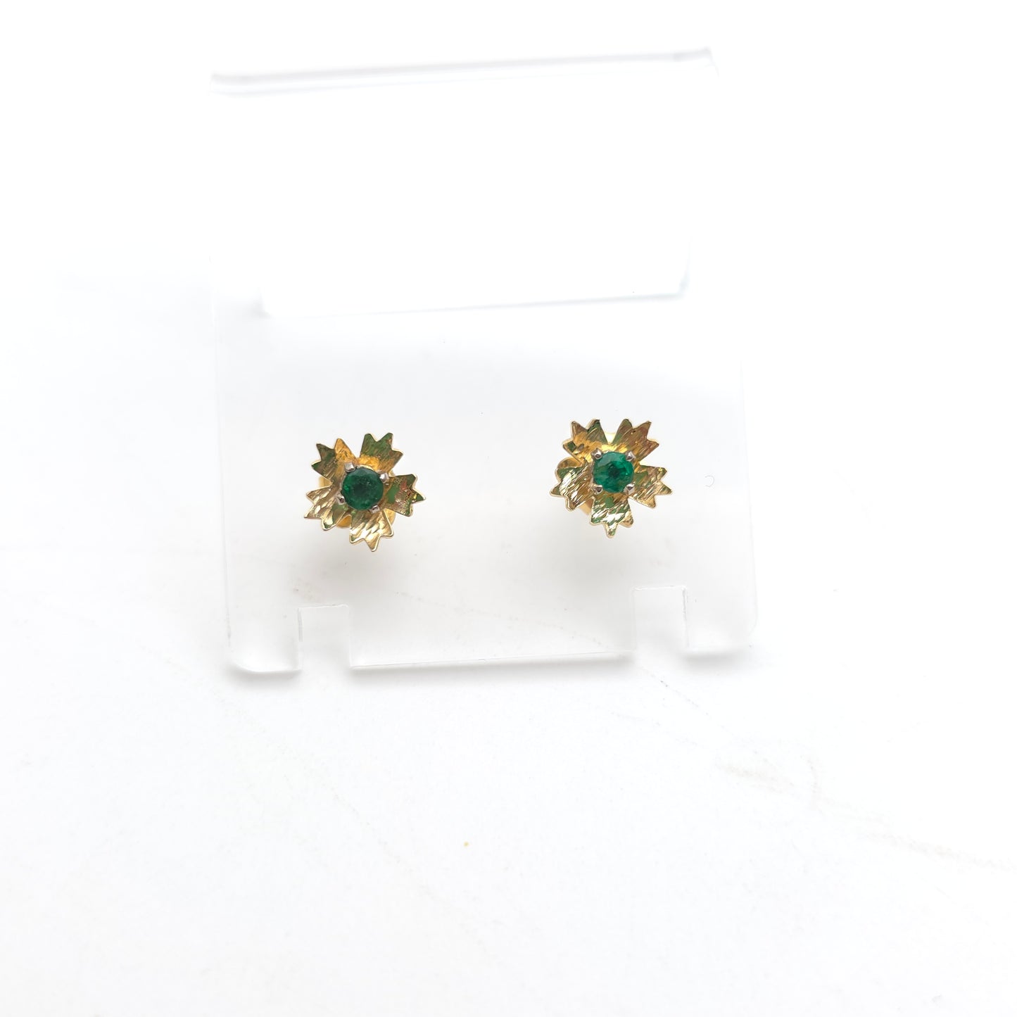 18ct Yellow Gold Vintage Emerald Solitaire Set Flower Stud Earrings