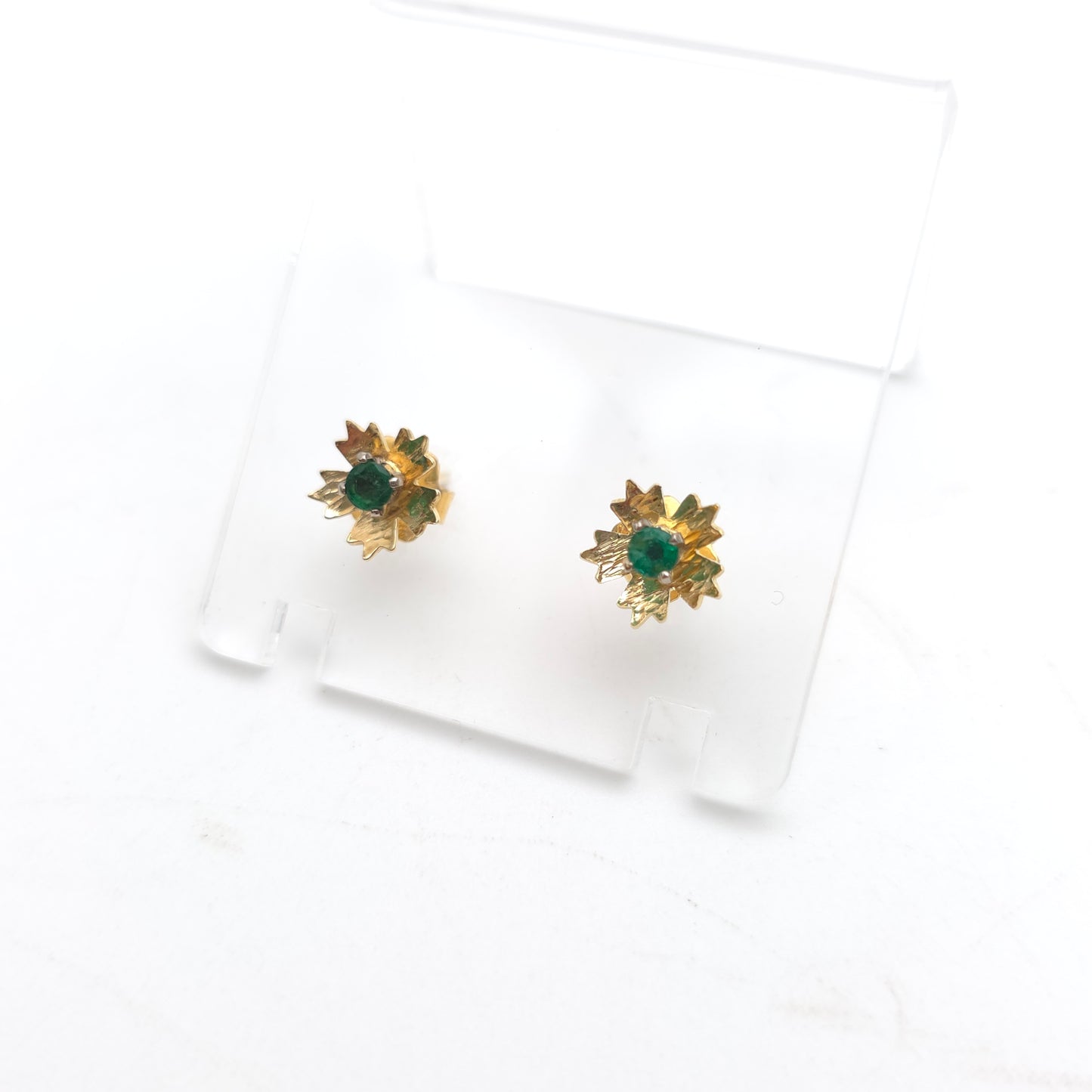18ct Yellow Gold Vintage Emerald Solitaire Set Flower Stud Earrings