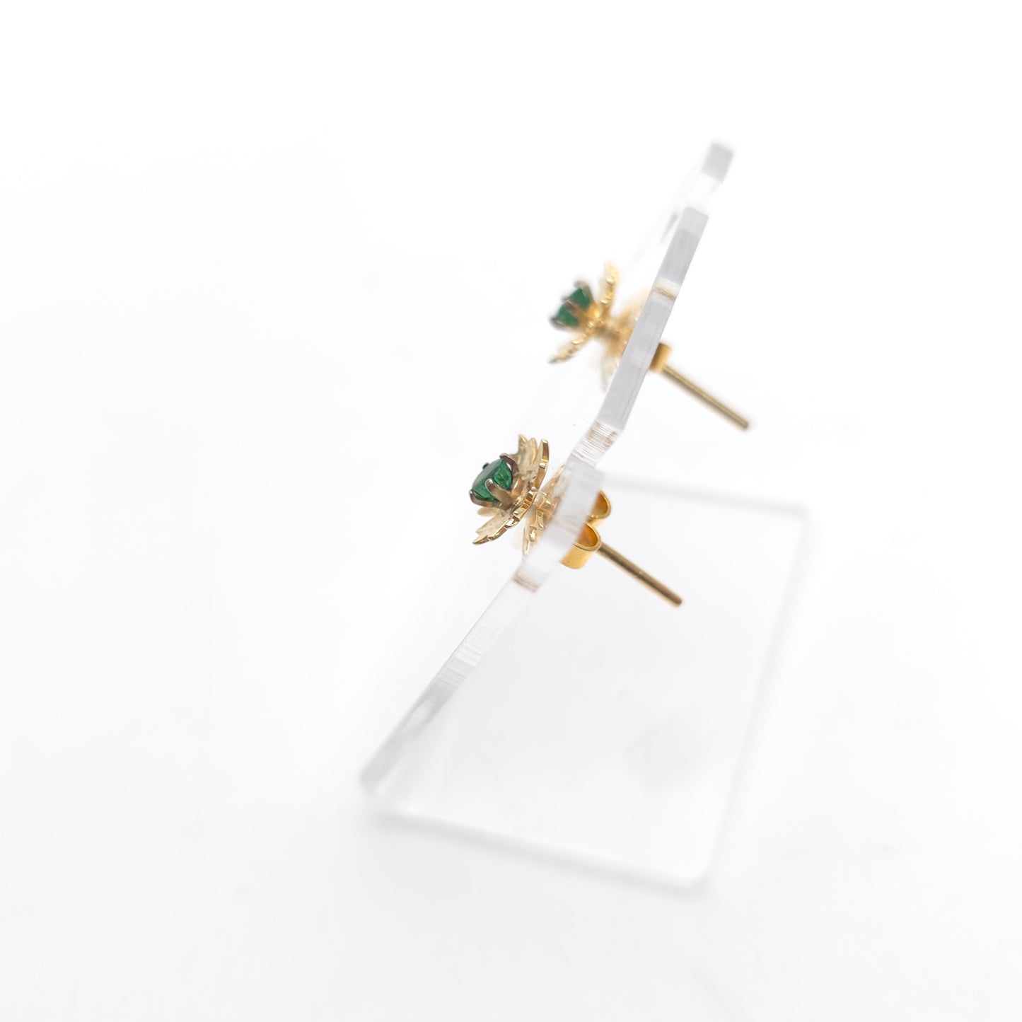 18ct Yellow Gold Vintage Emerald Solitaire Set Flower Stud Earrings