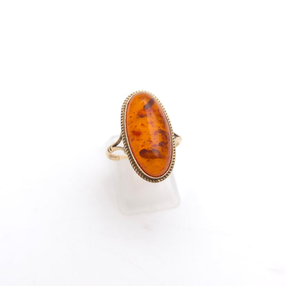 9ct Yellow Gold Oval Cabochon Vintage Amber Ring