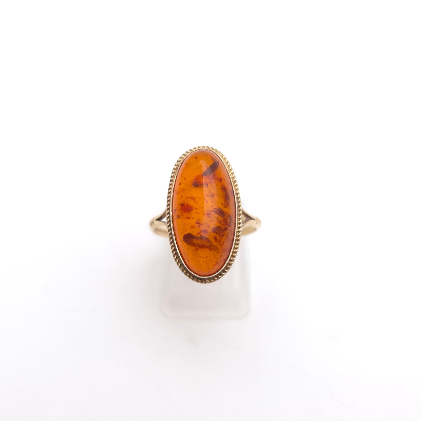 9ct Yellow Gold Oval Cabochon Vintage Amber Ring